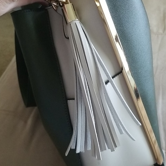 Kathy Ireland 3 n 1 Leather Purse - Picture 5 of 8